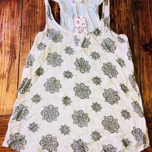 New with tags hippie rose top